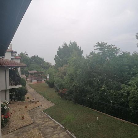 Spacious Fully Furnished Studio In Kavarna Apart Hotel ภายนอก รูปภาพ