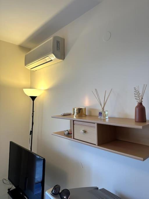 Spacious Fully Furnished Studio In Kavarna Apart Hotel ภายนอก รูปภาพ