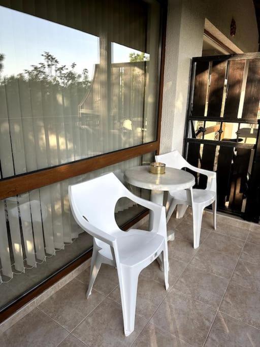 Spacious Fully Furnished Studio In Kavarna Apart Hotel ภายนอก รูปภาพ